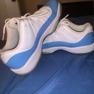 Jordan 11 Retro Low University Blue